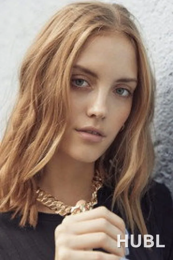 Lola Corfixen