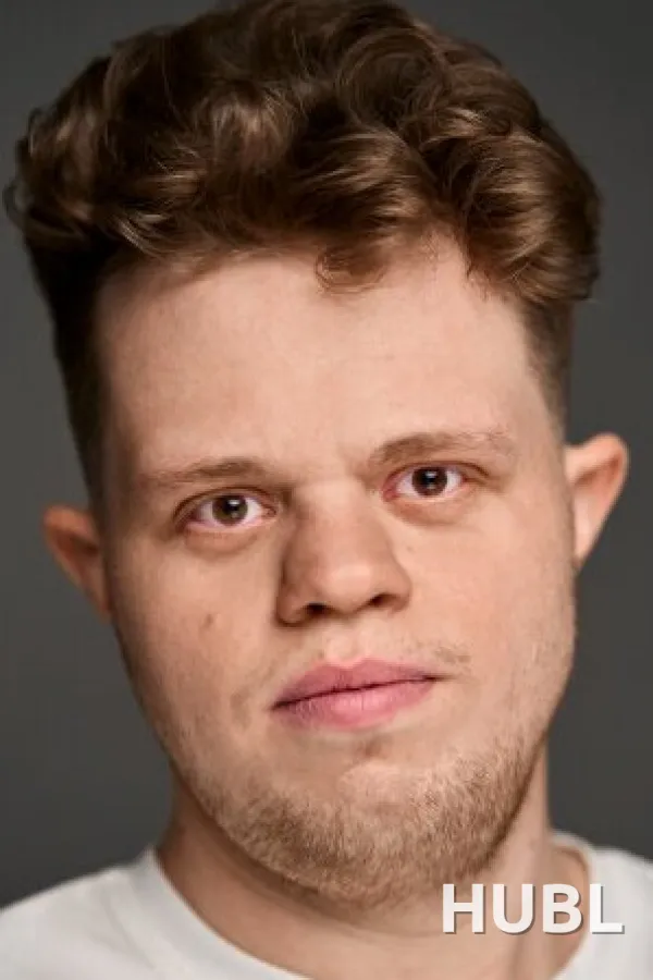 Денис Махонин