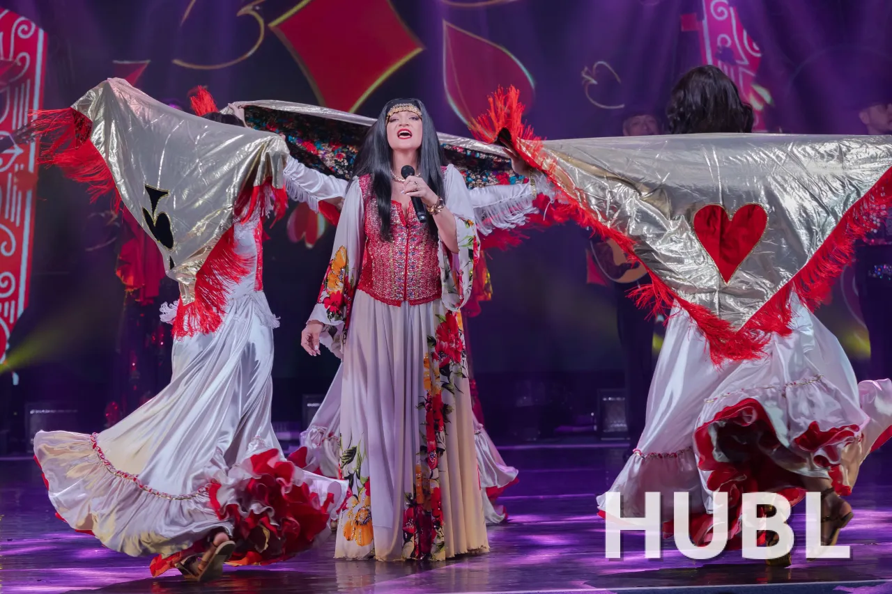 Сольный концерт шоу "Аллюр" "Пой гитара звонкая!"