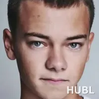 Конрад Кхан